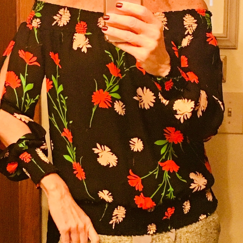 Catherine Malandrino cold shoulder top size Small